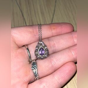 AMETHYST STERLING SILVER PENDANT AND CHAIN